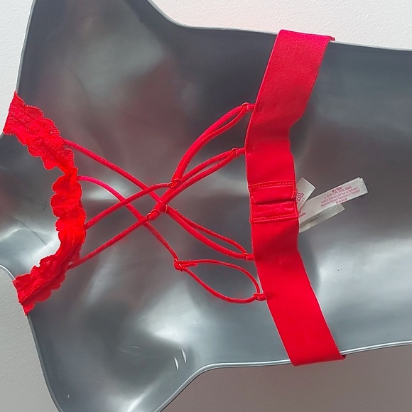 PINK Victoria's Secret Red Lace Bralette Medium - Picture 3 of 5